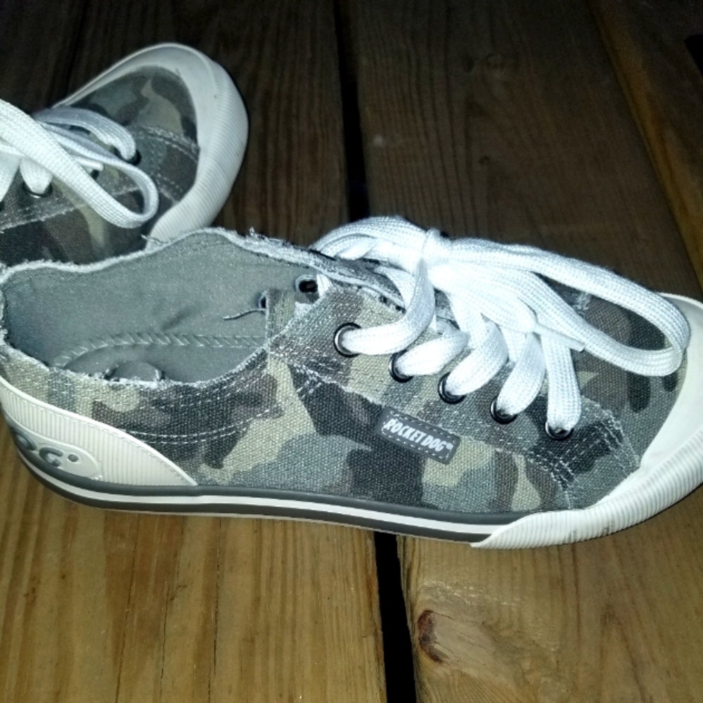 JAZZIN DARK CAMO SNEAKER